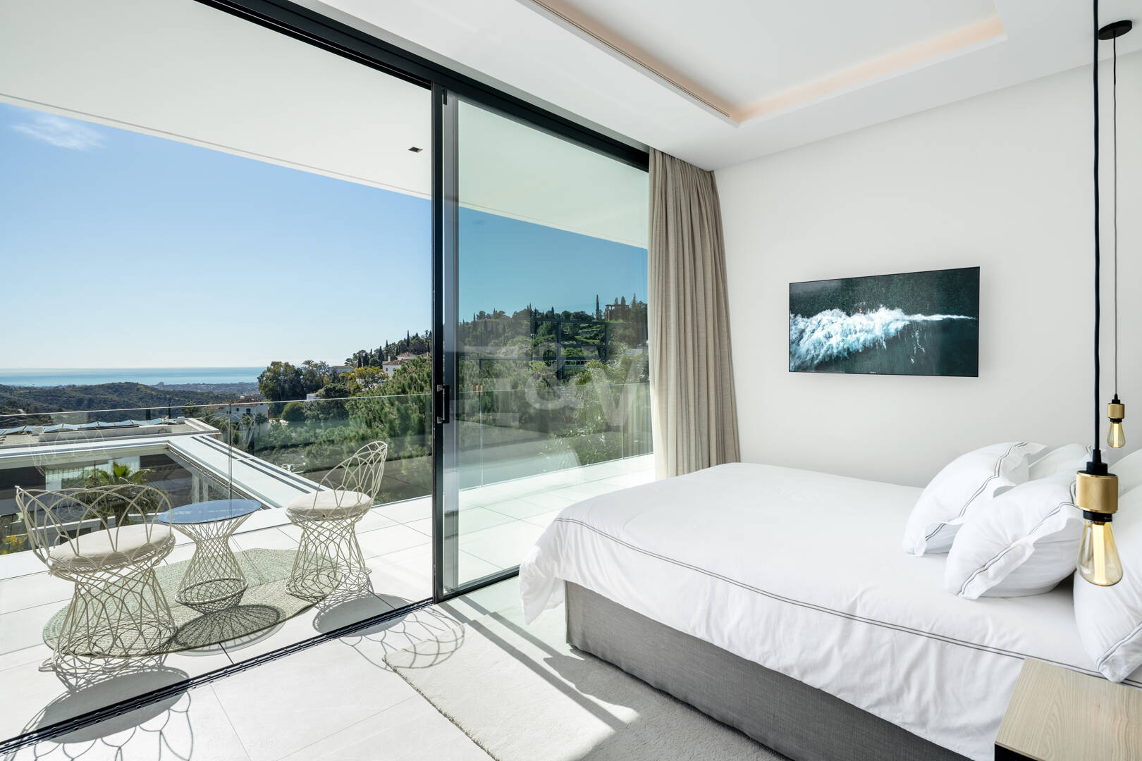 Modernes Meeresblick-Retreat im renommierten El Madroñal