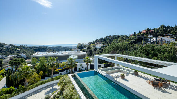 Modern Sea View Retreat in Presticious El Madroñal