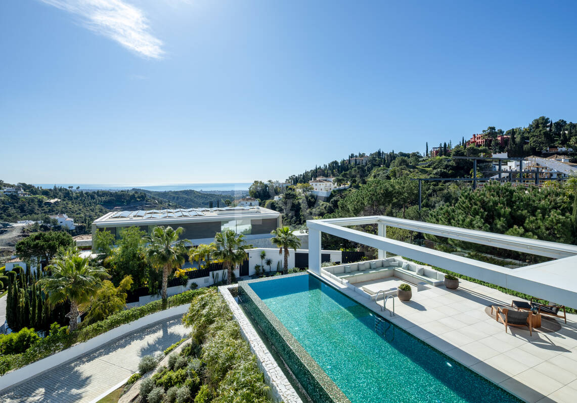 Retraite de vue sur la mer moderne dans le prestigieux El Madroñal
