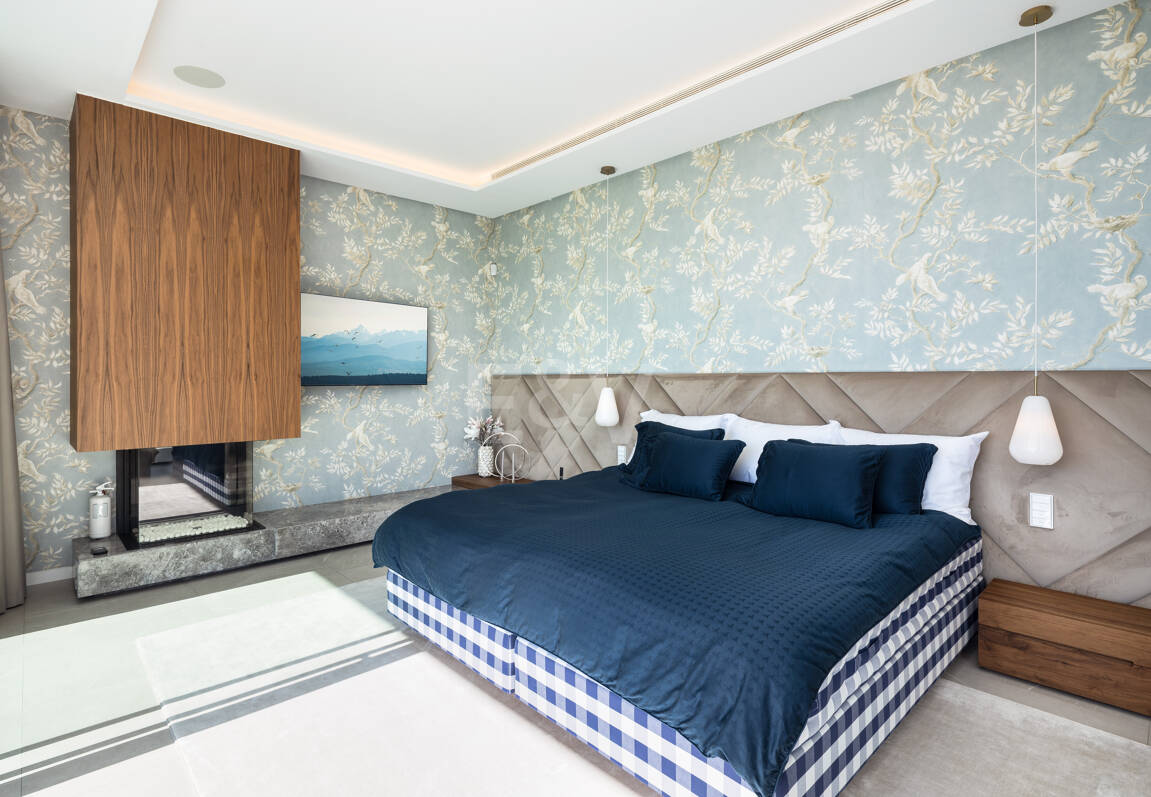 Modern Sea View Retreat in Prestigious El Madroñal