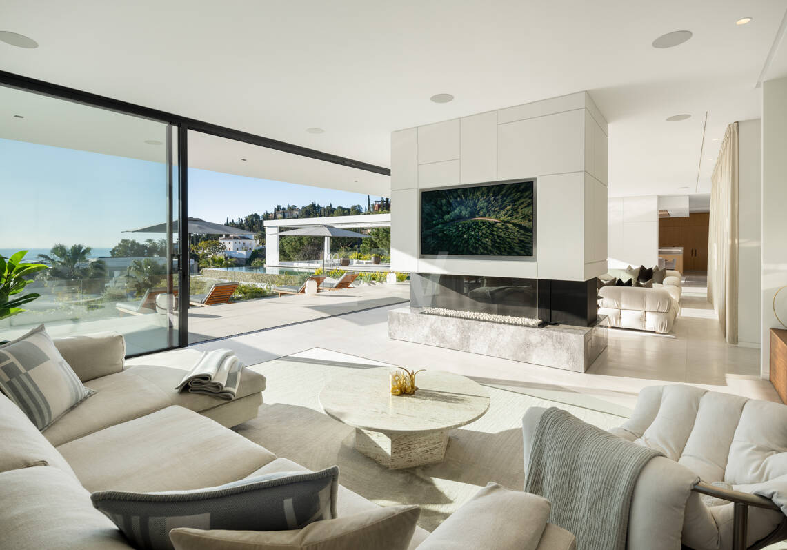 Retraite de vue sur la mer moderne dans le prestigieux El Madroñal