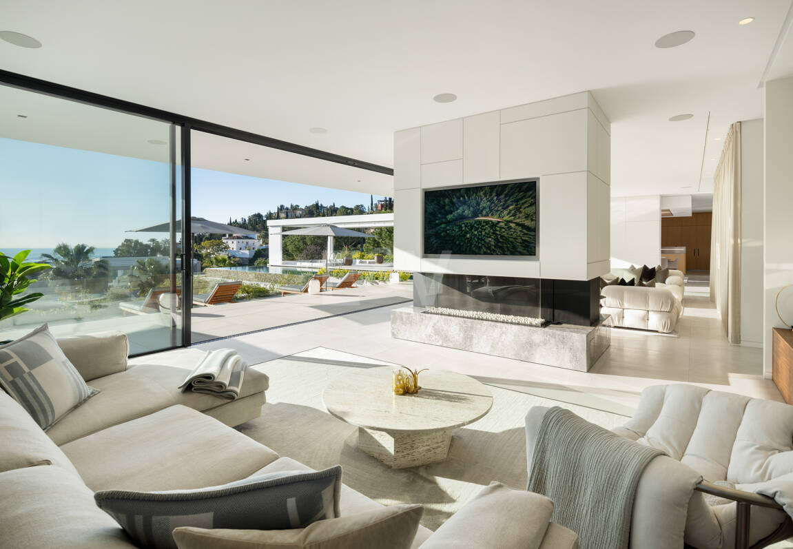 Modern Sea View Retreat in Prestigious El Madroñal