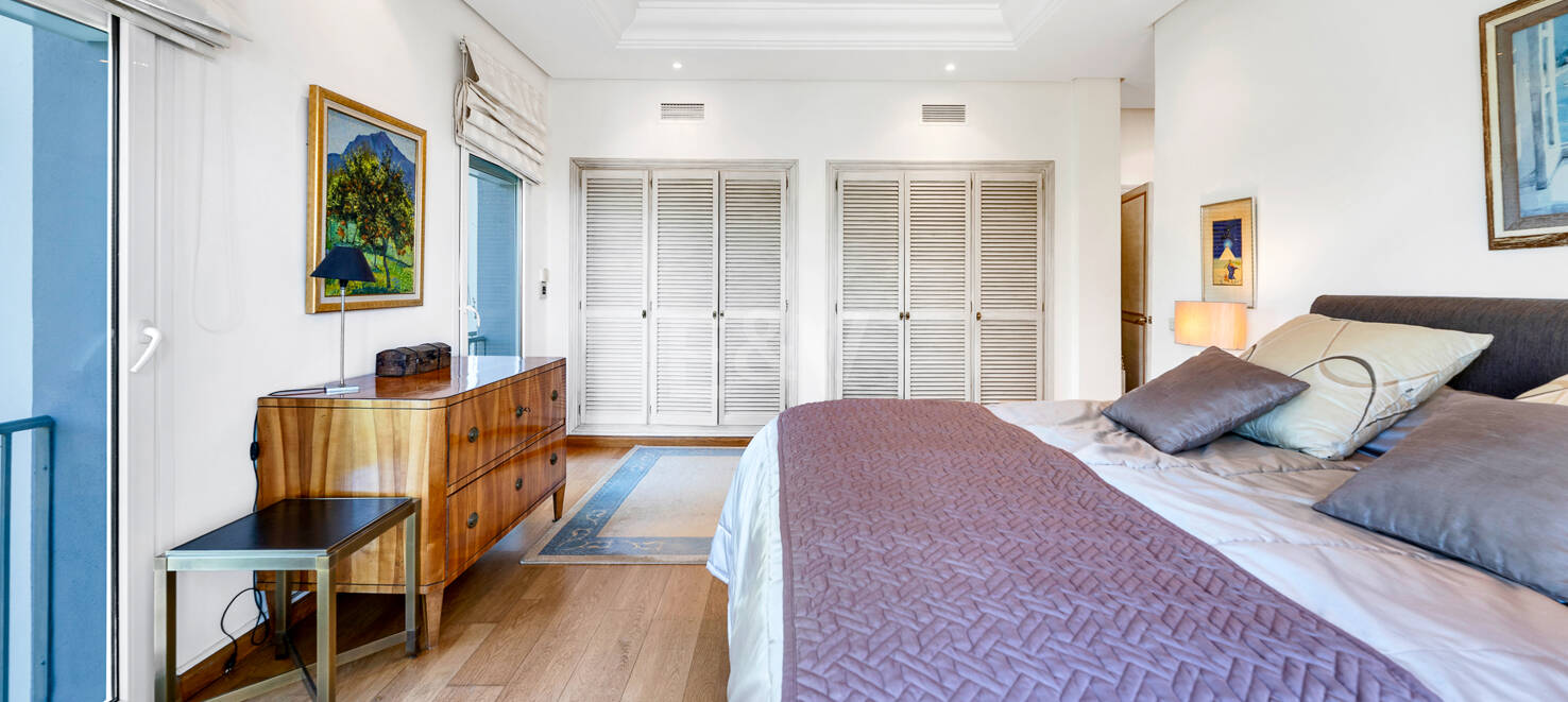 Beautiful Villa in the Heart of Nagüeles with Lush Garden and Sea Views