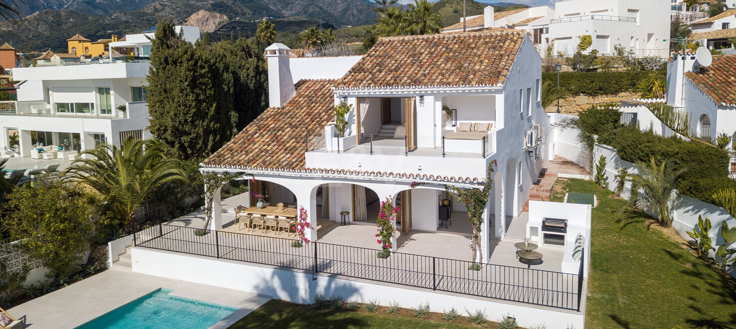 Stylish 4-Bedroom Villa with Sea Views and Modern Comfort in Río Real