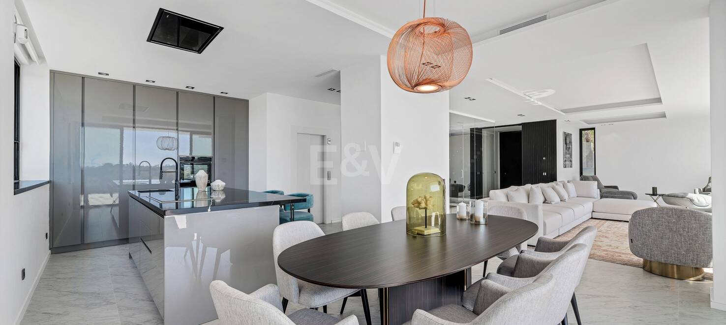 Designer-Villa mit Panoramablick auf das Meer in einem renommierten Golfresort