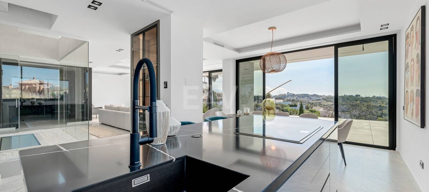Designer-Villa mit Panoramablick auf das Meer in einem renommierten Golfresort