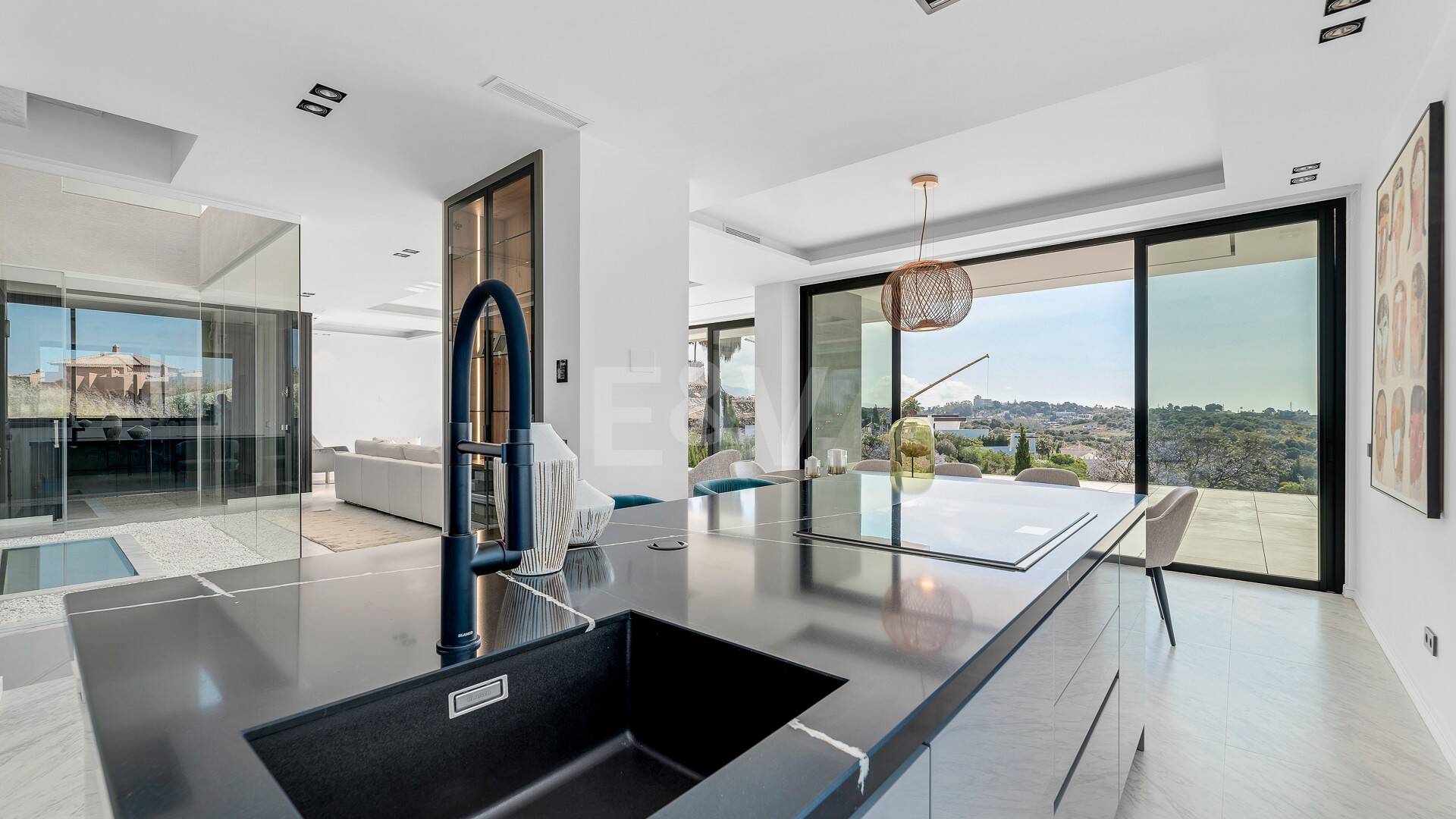 Designer Villa med panoramautsikt över havet i prestigefyllda Golf Resort