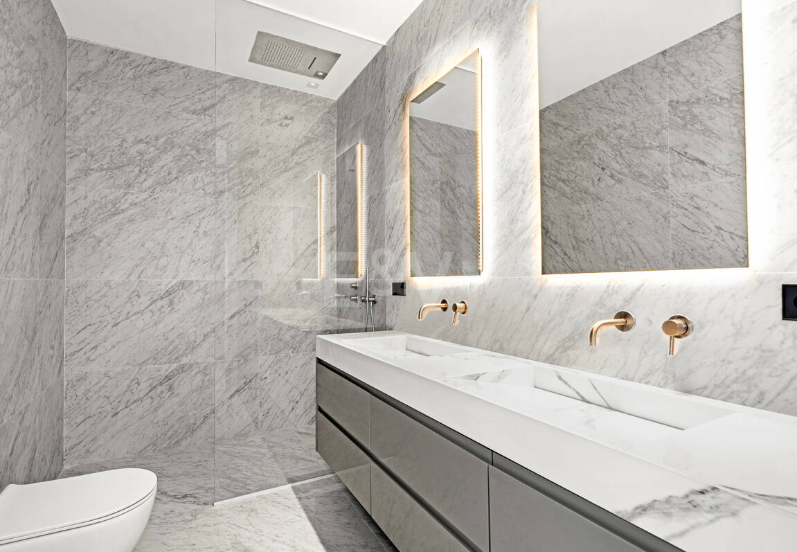 Villa design avec vue panoramique sur la mer dans le prestigieux Golf Resort