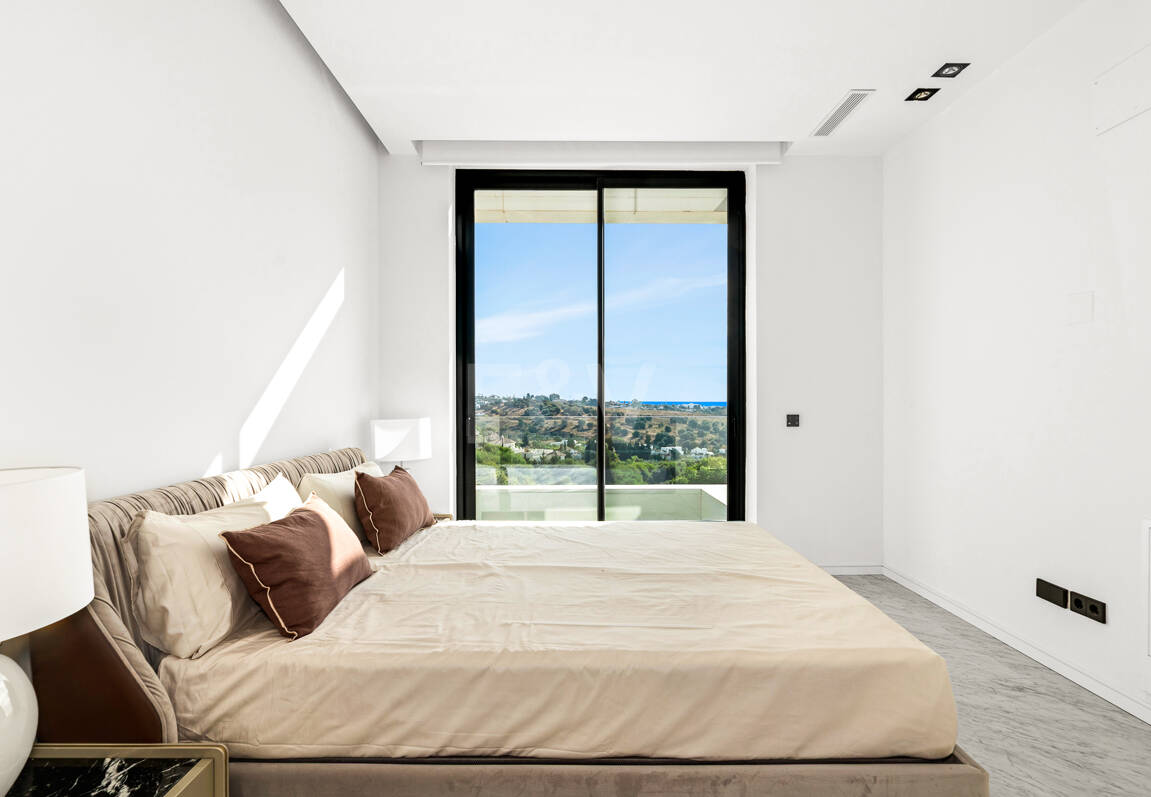 Villa design avec vue panoramique sur la mer dans le prestigieux Golf Resort