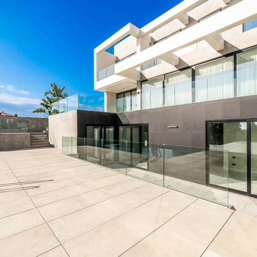 Designer-Villa mit Panoramablick auf das Meer in einem renommierten Golfresort