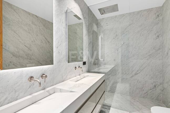 Villa design avec vue panoramique sur la mer dans le prestigieux Golf Resort