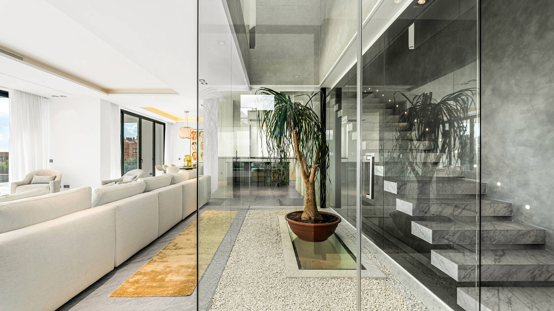 Villa design avec vue panoramique sur la mer dans le prestigieux Golf Resort