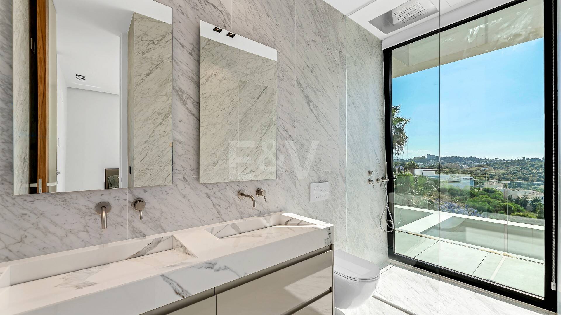 Designer Villa med panoramautsikt över havet i prestigefyllda Golf Resort