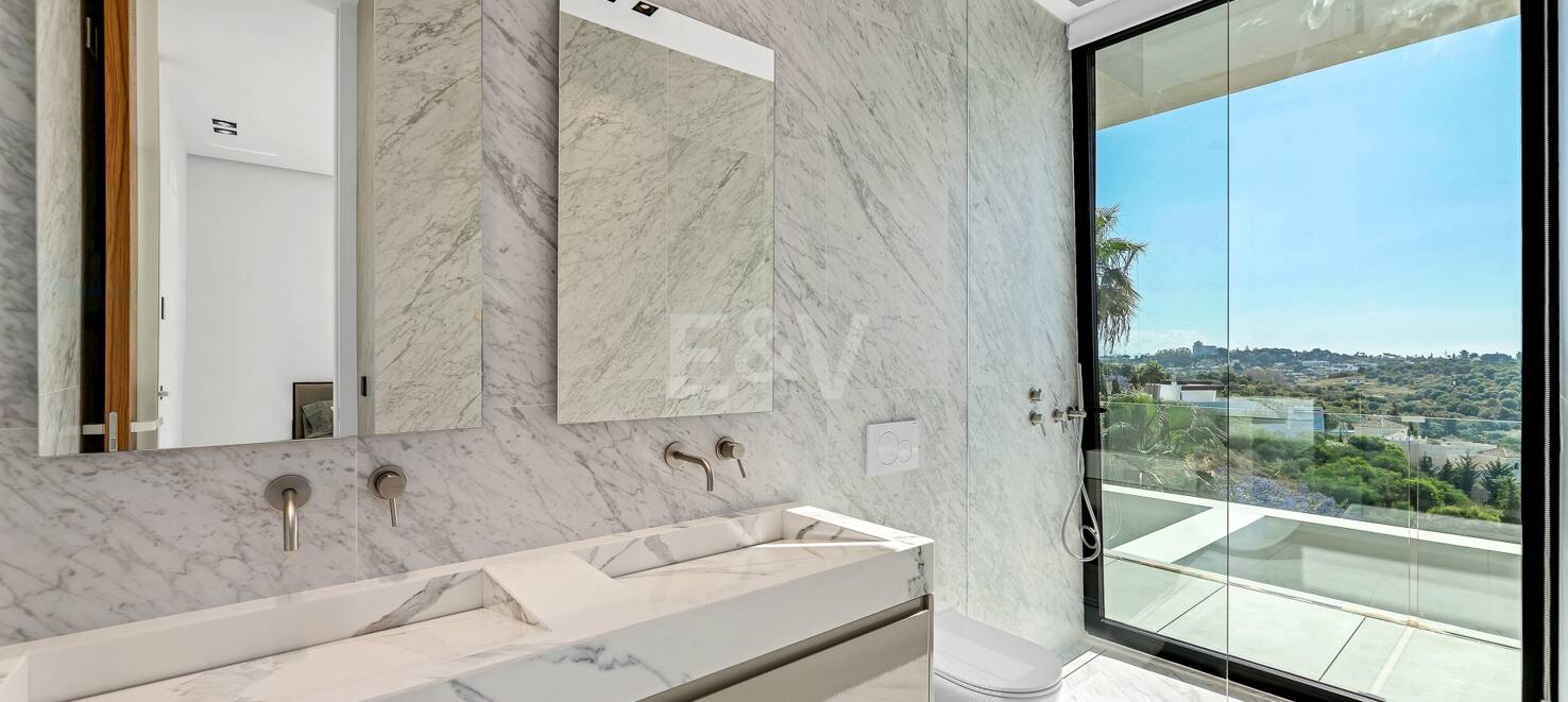 Designer-Villa mit Panoramablick auf das Meer in einem renommierten Golfresort