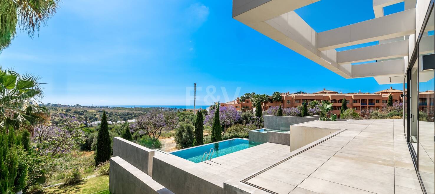 Designer-Villa mit Panoramablick auf das Meer in einem renommierten Golfresort