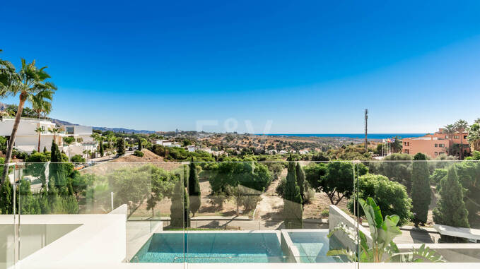Designer-Villa mit Panoramablick auf das Meer in einem renommierten Golfresort