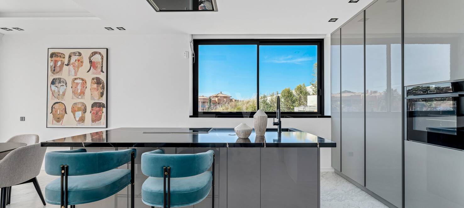 Designer-Villa mit Panoramablick auf das Meer in einem renommierten Golfresort