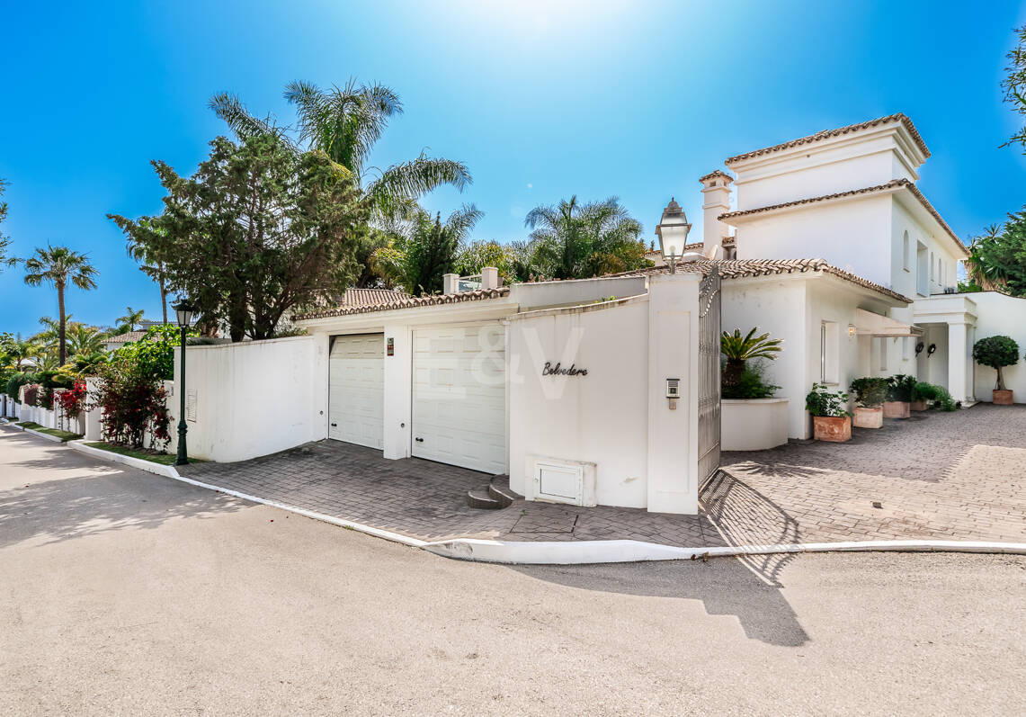 Urocza willa w Los Monteros kilka metrów od plaży