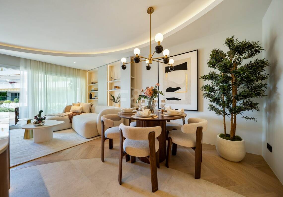 Elegant lägenhet i Las Lomas del Marbella Club med fantastisk utsikt