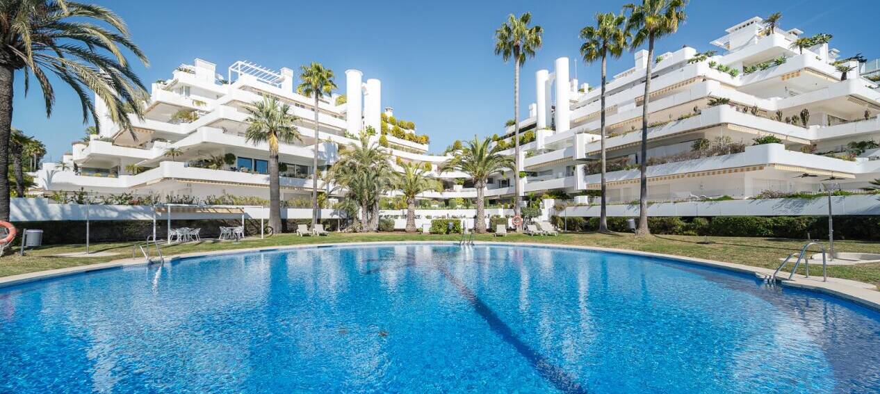 Elegant Apartment in Las Lomas del Marbella Club with Stunning Views