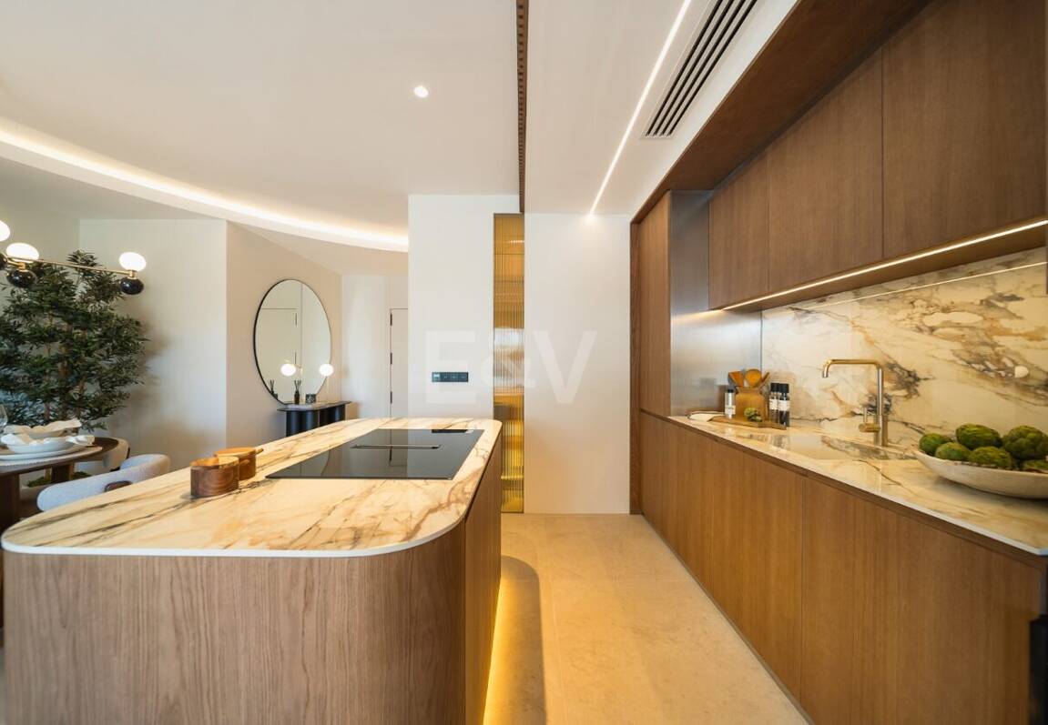 Elegant Apartment in Las Lomas del Marbella Club with Stunning Views