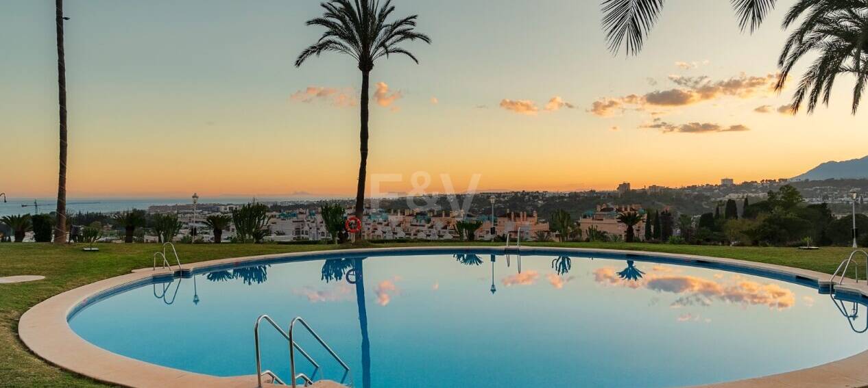 Elegant Apartment in Las Lomas del Marbella Club with Stunning Views
