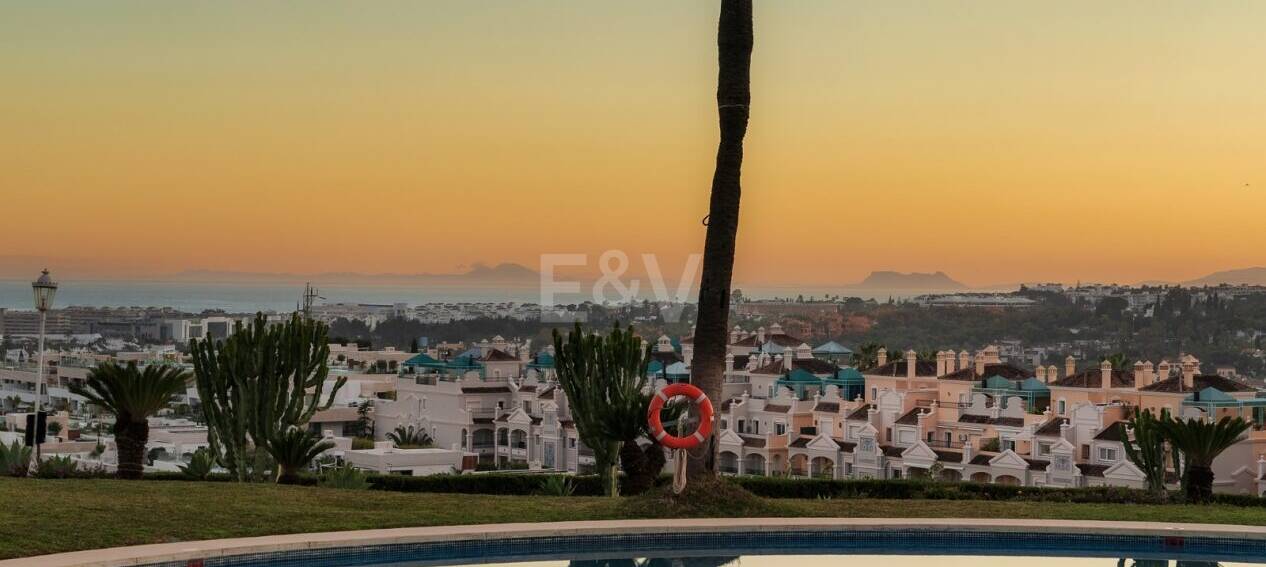 Elegant Apartment in Las Lomas del Marbella Club with Stunning Views