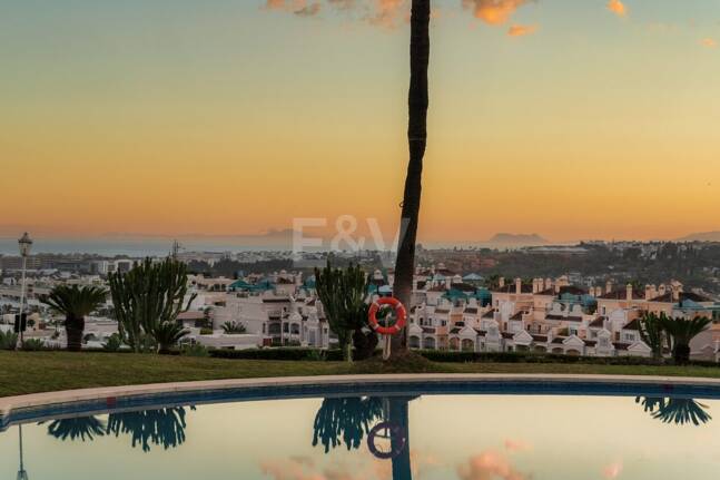Elegant Apartment in Las Lomas del Marbella Club with Stunning Views