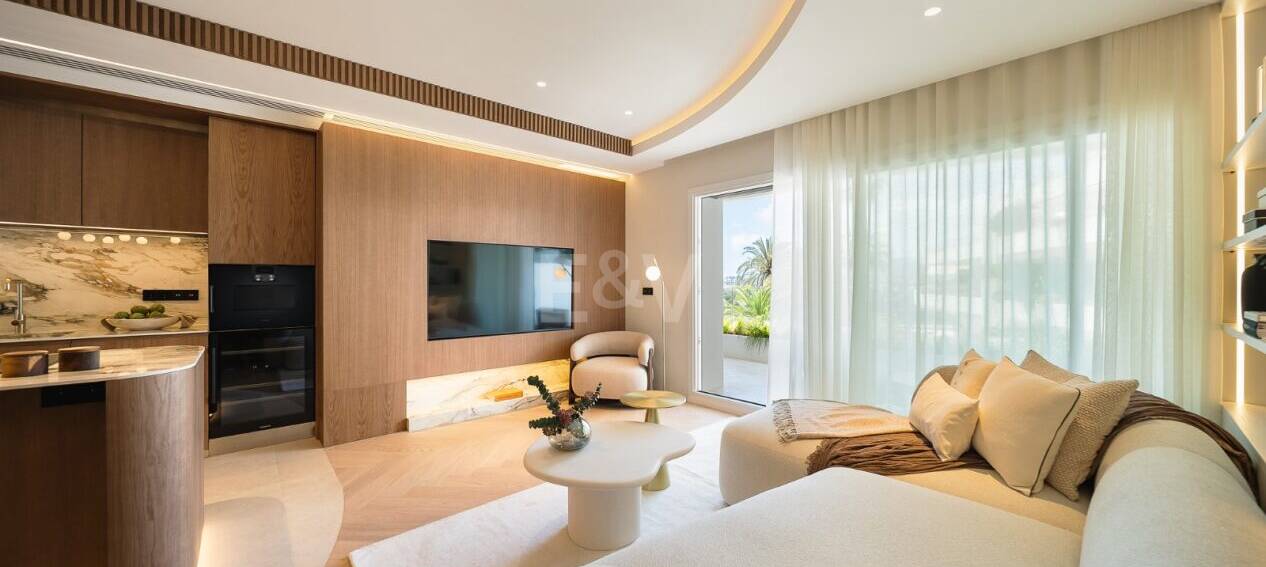 Elegant Apartment in Las Lomas del Marbella Club with Stunning Views