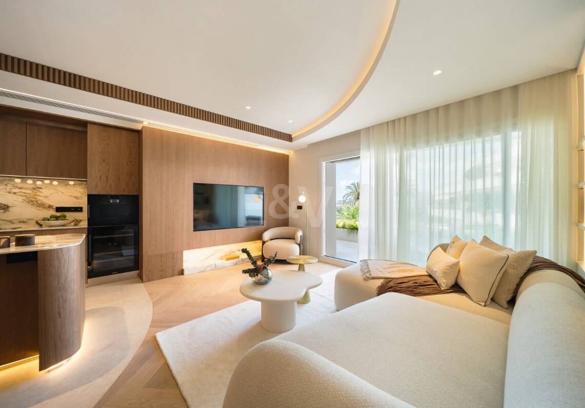 Elegant lägenhet i Las Lomas del Marbella Club med fantastisk utsikt