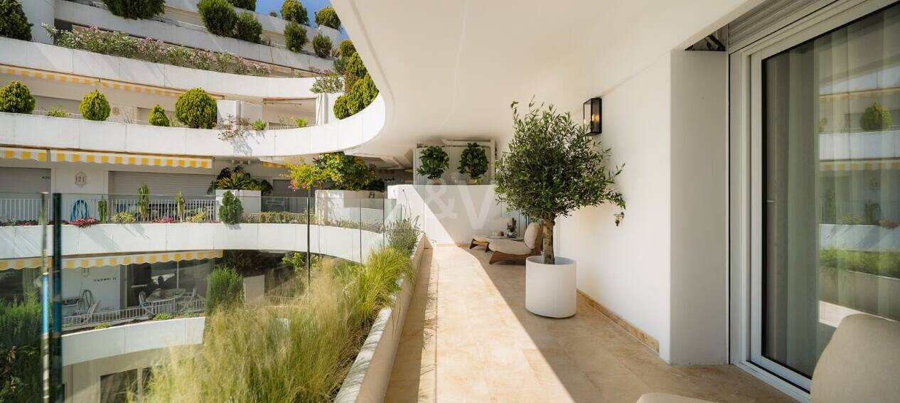 Elegant Apartment in Las Lomas del Marbella Club with Stunning Views