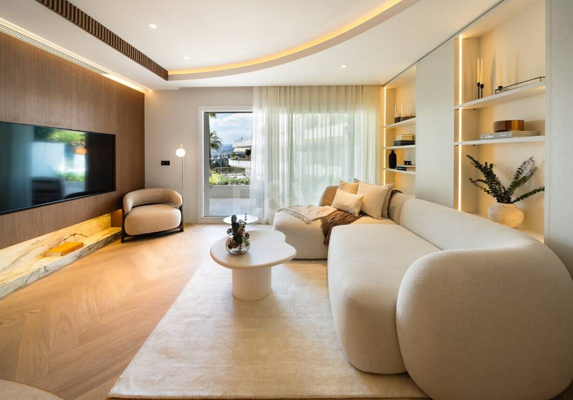 Elegant lägenhet i Las Lomas del Marbella Club med fantastisk utsikt