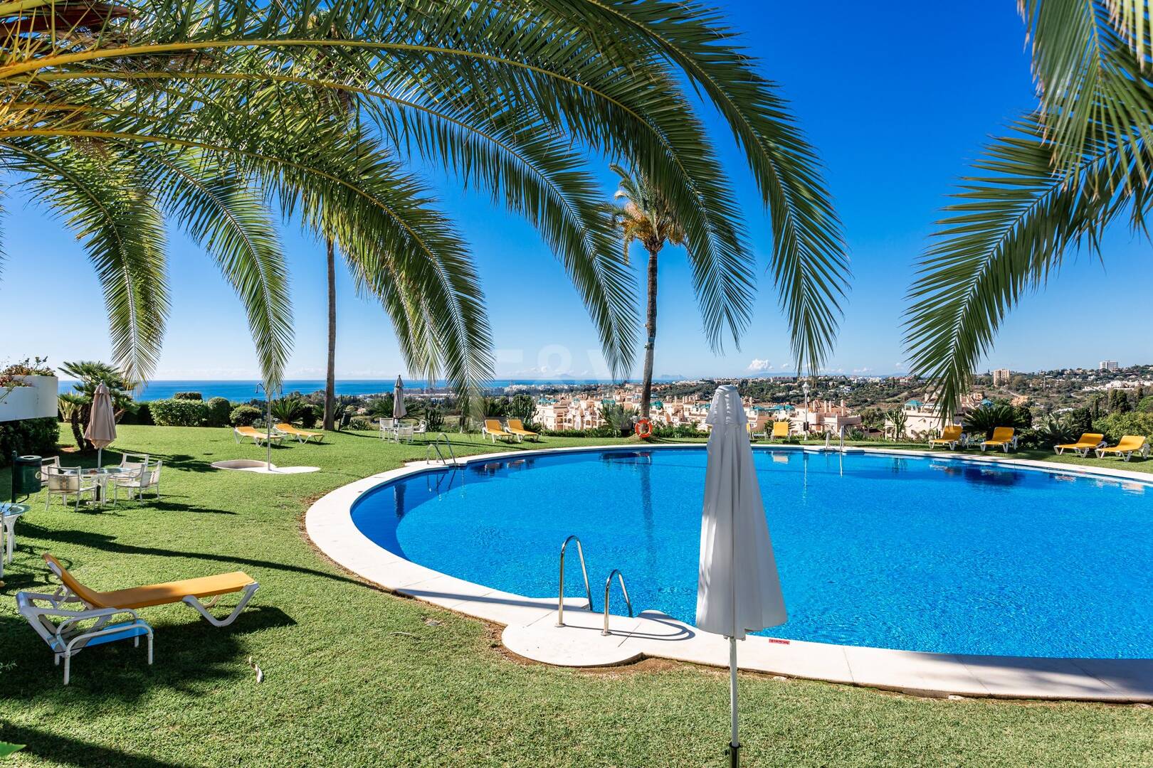 Elegant Apartment in Las Lomas del Marbella Club with Stunning Views