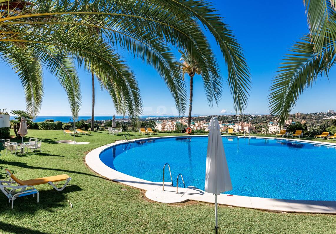 Elegant lägenhet i Las Lomas del Marbella Club med fantastisk utsikt