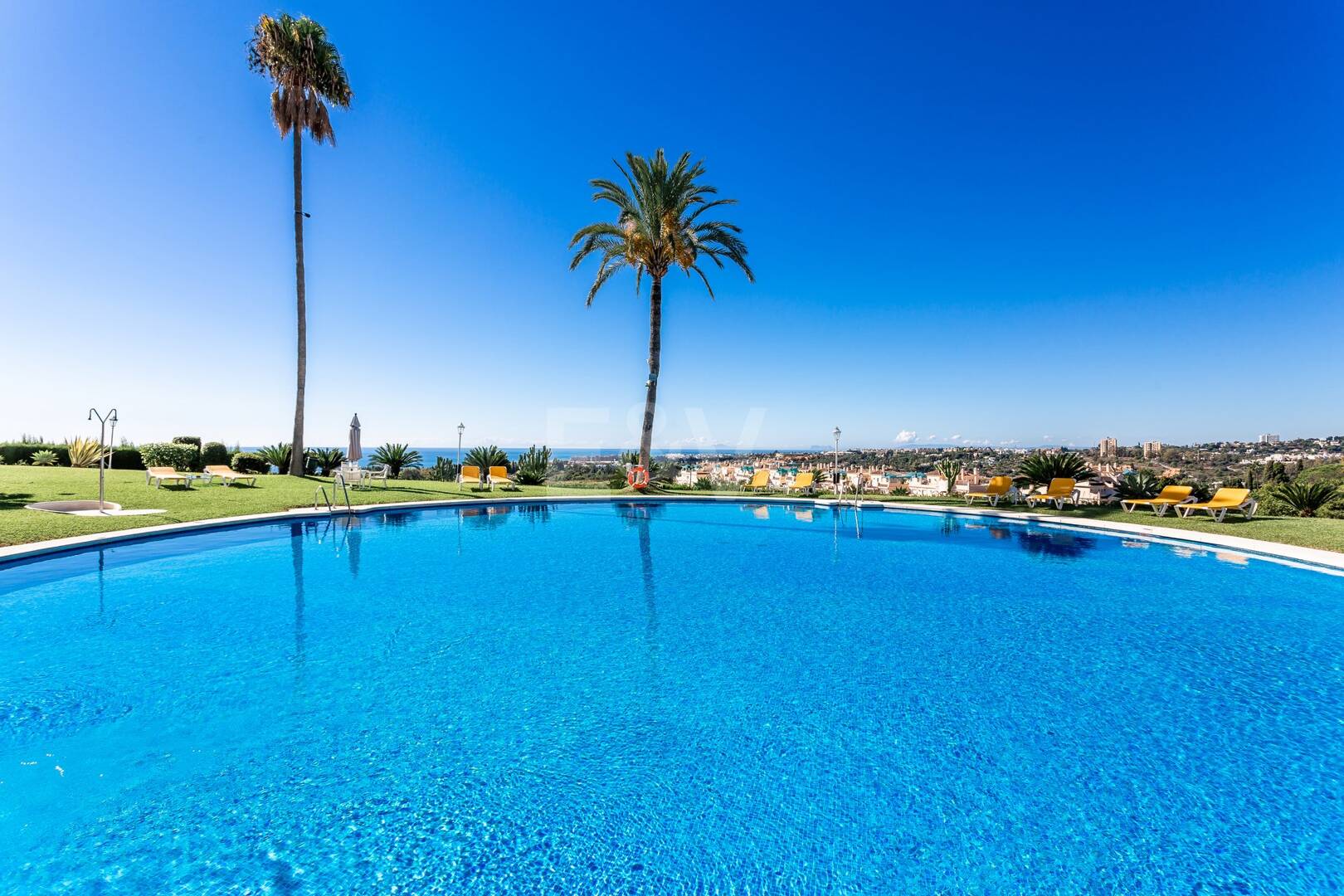 Elegantes Apartment in Las Lomas del Marbella Club mit atemberaubender Aussicht
