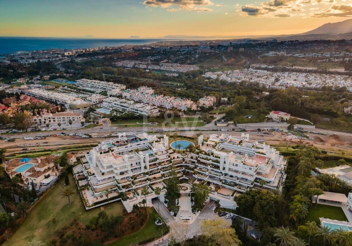 Elegant lägenhet i Las Lomas del Marbella Club med fantastisk utsikt