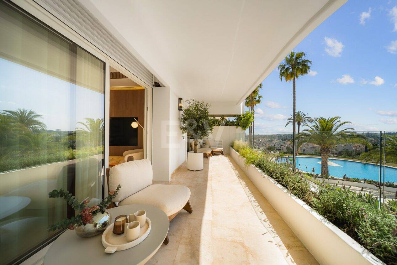 Elegant Apartment in Las Lomas del Marbella Club with Stunning Views