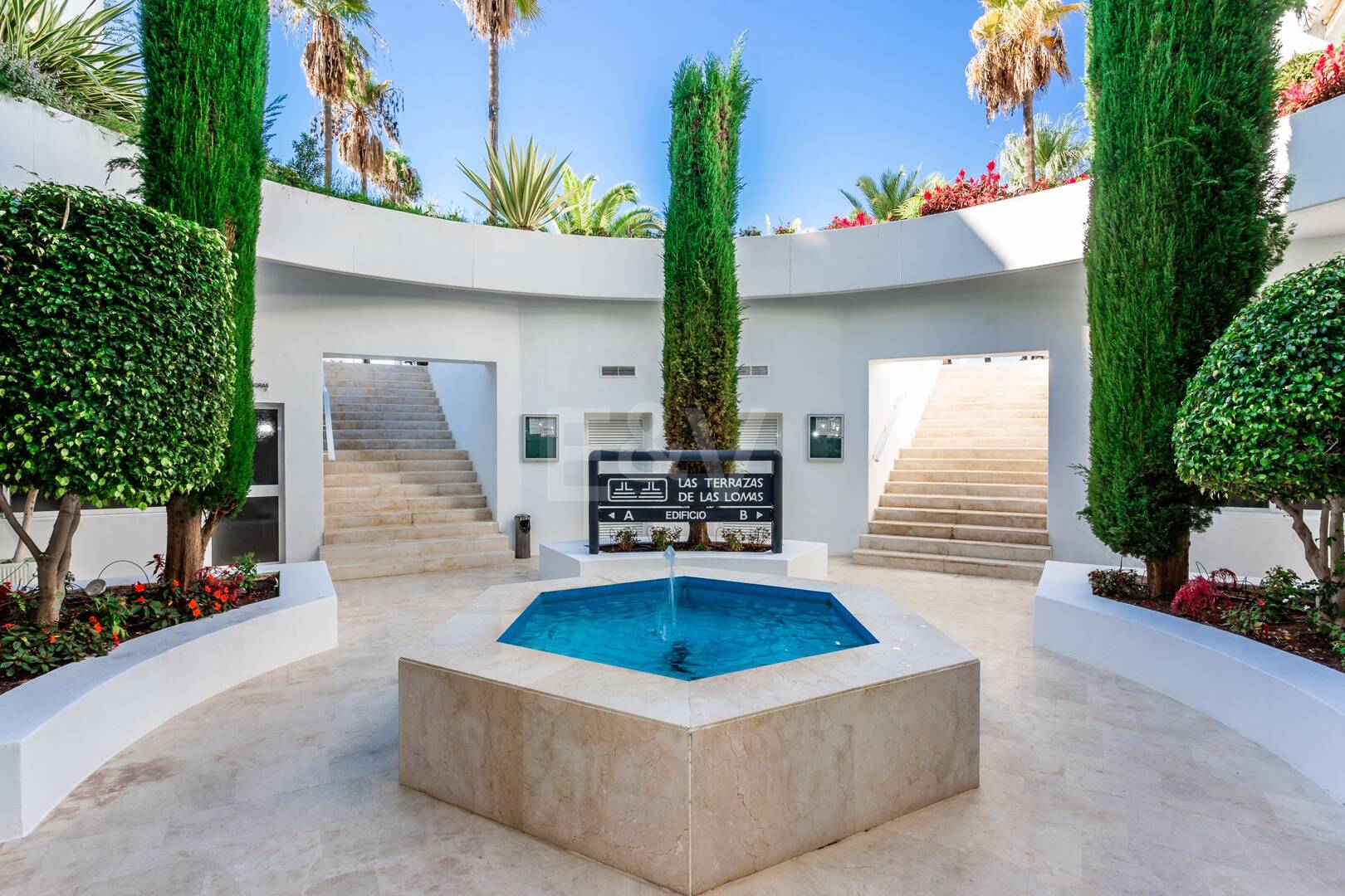 Elegant Apartment in Las Lomas del Marbella Club with Stunning Views