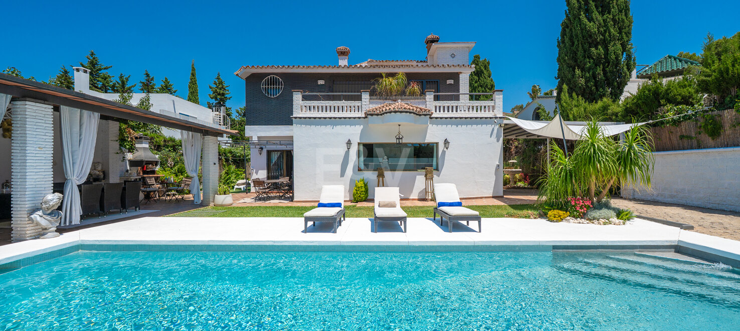 Spacious Coastal Home Just 2 Minutes from the Beach