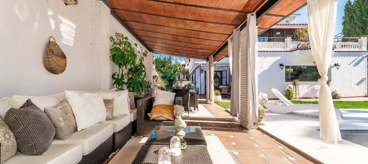 Spacious Coastal Home Just 2 Minutes from the Beach