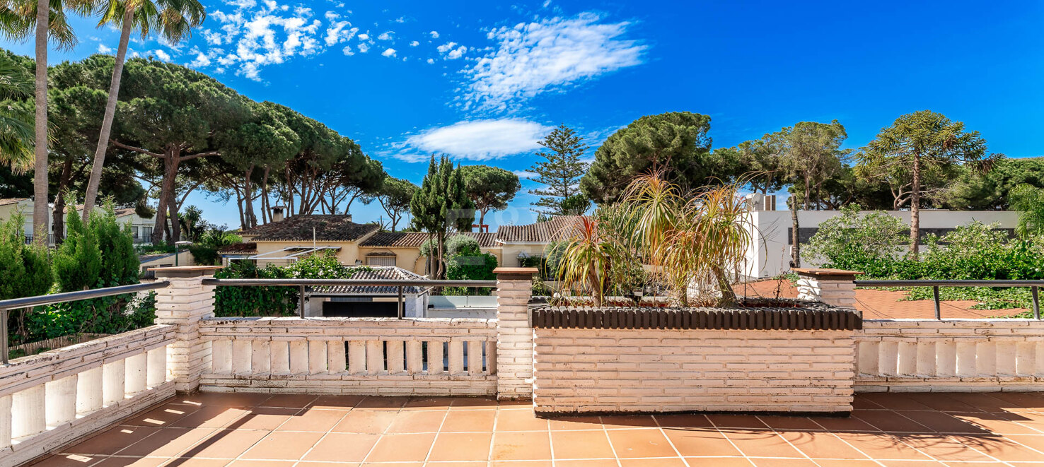 Spacious Coastal Home Just 2 Minutes from the Beach