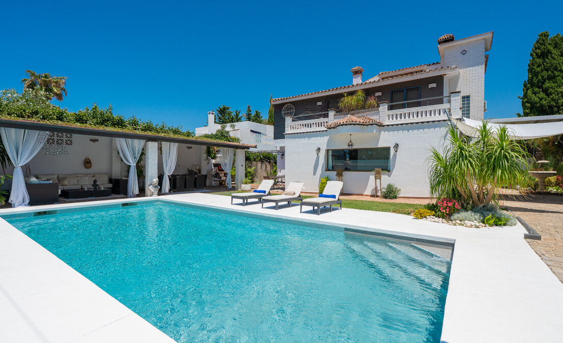 Spacious Coastal Home Just 2 Minutes from the Beach