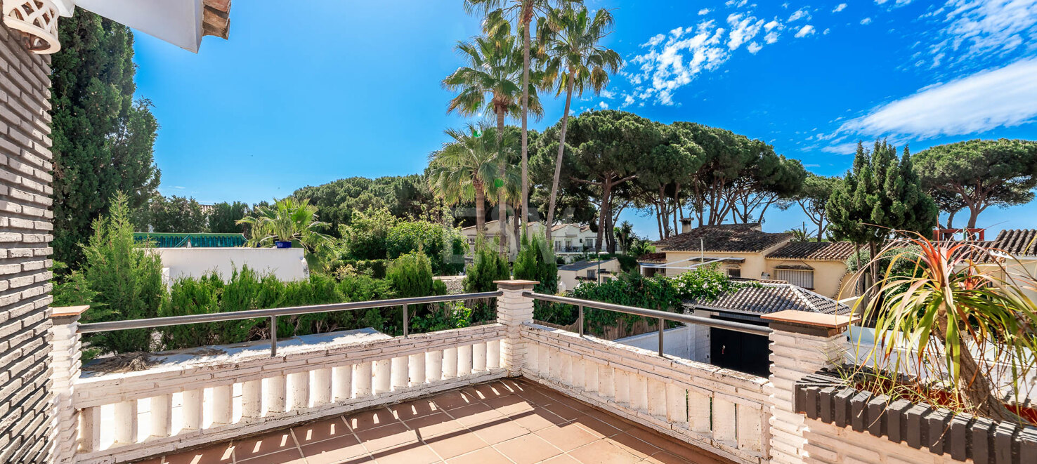Spacious Coastal Home Just 2 Minutes from the Beach