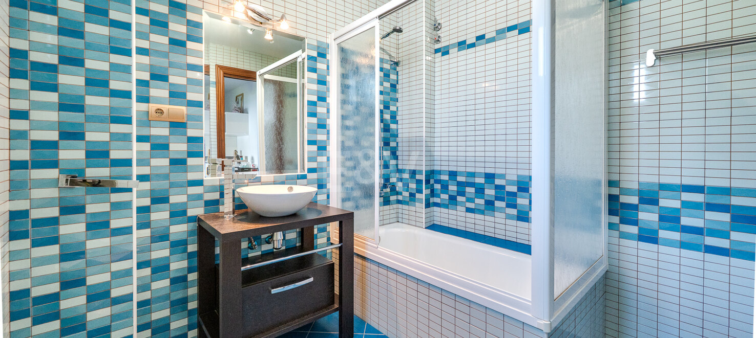 Spacious Coastal Home Just 2 Minutes from the Beach