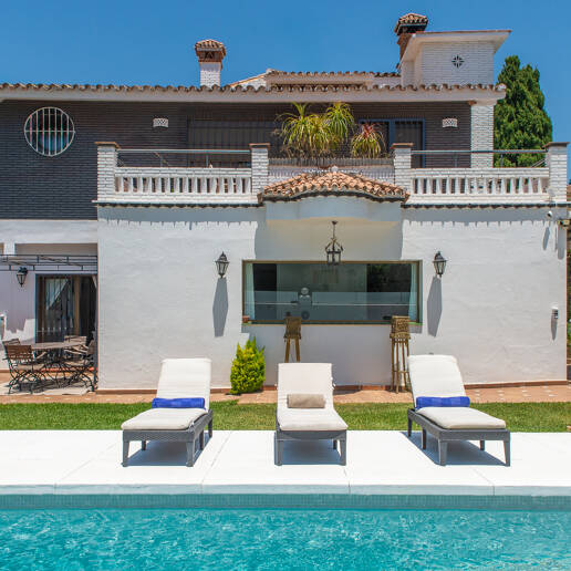 Spacious Coastal Home Just 2 Minutes from the Beach