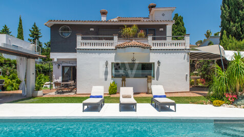 Spacious Coastal Home Just 2 Minutes from the Beach