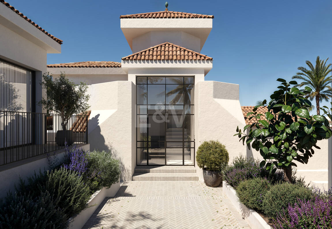 Modern Villa i Nueva Andalucia med Panoramic Sea & Mountain Utsikt
