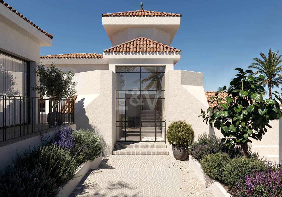 Villa moderna en Nueva Andalucia con vistas panorámicas al mar y la montaña