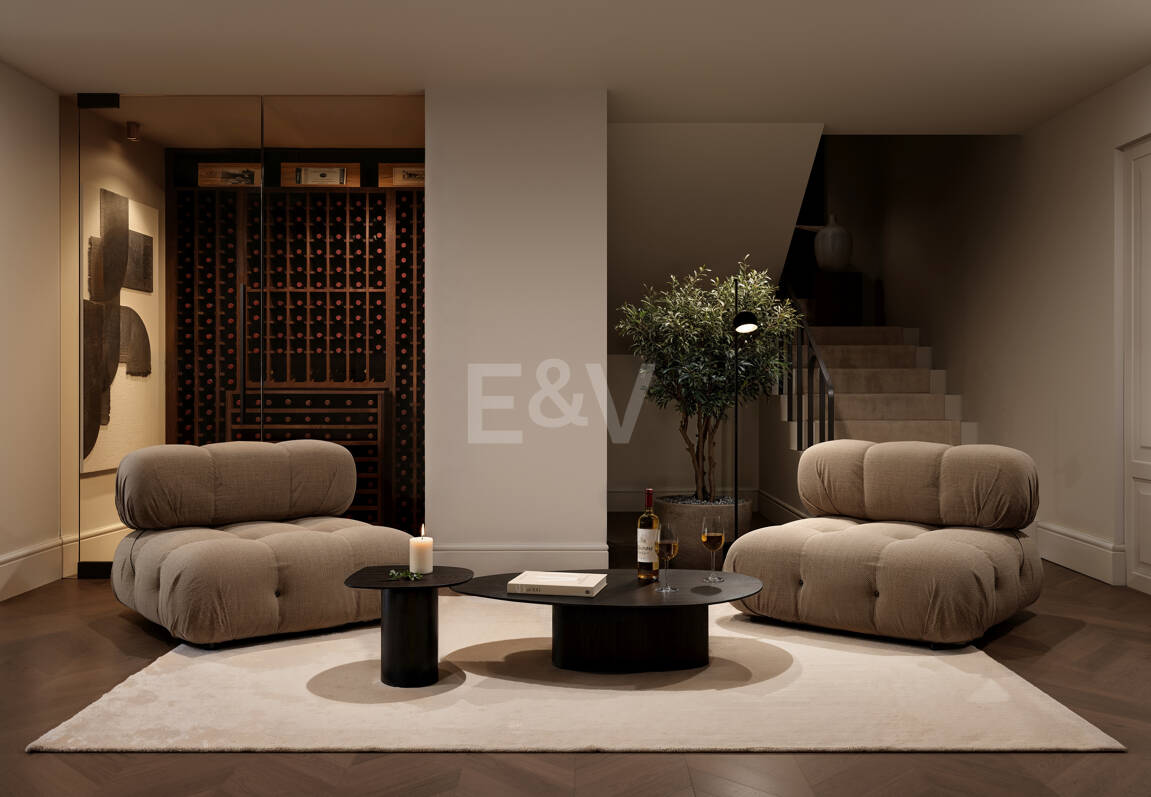 Modern Villa i Nueva Andalucia med Panoramic Sea & Mountain Utsikt