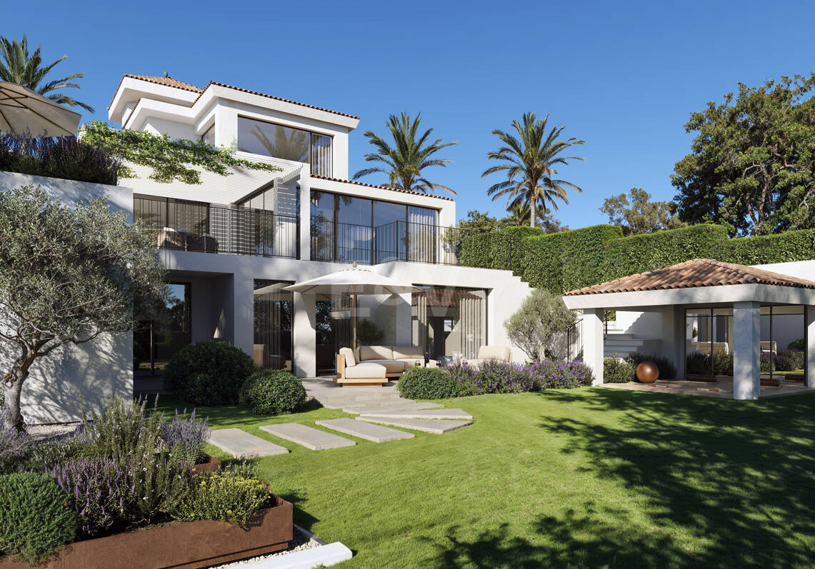 Villa moderna en Nueva Andalucia con vistas panorámicas al mar y la montaña